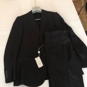 Brand New Armani Collezioni Suit size 38C